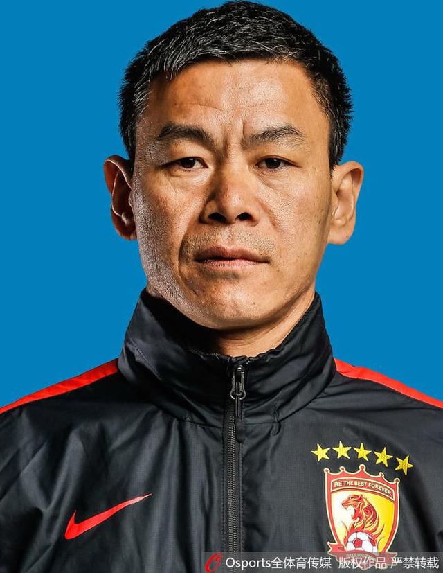 张涵予饰演的中国警察崔振海带领公安小队伪装成商人，深入莫斯科展开抓捕